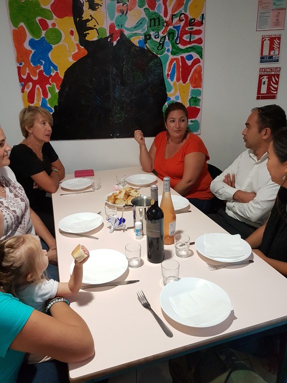 2 Dîner à la cantine